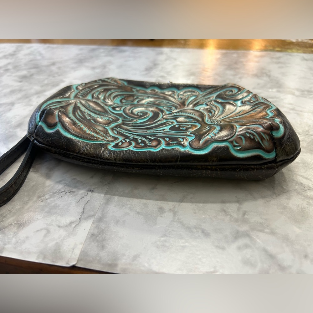Patricia Nash Turquoise-Accented Leather Wristlet Clutch - Picture 2 of 8